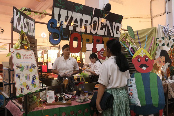 Bazzar Dan Pensi, Kelas 9