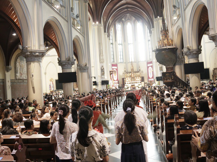 Perayaan Ekaristi Kenaikan Kelas di Gereja Katedral