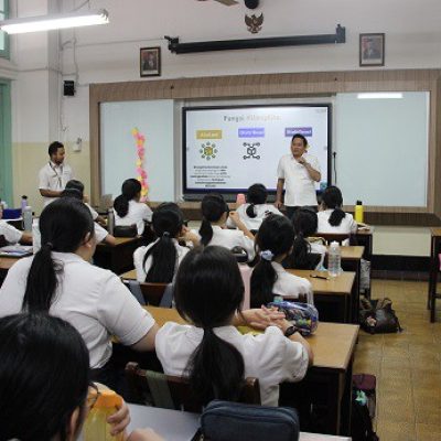 Program Kemenkeu Mengajar di SMP Santa Ursula Jakarta